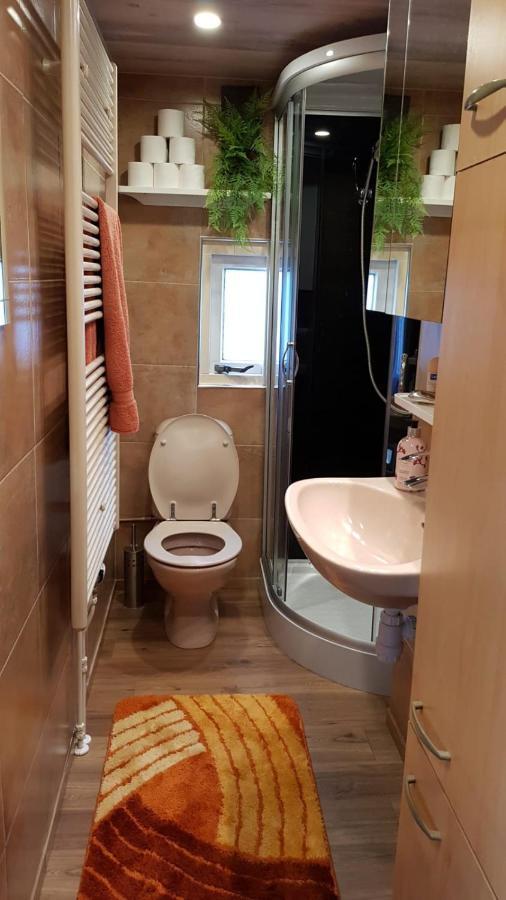 Knus Chalet Midden In De Natuur En De Rust. Βαγκενίνγκεν Εξωτερικό φωτογραφία